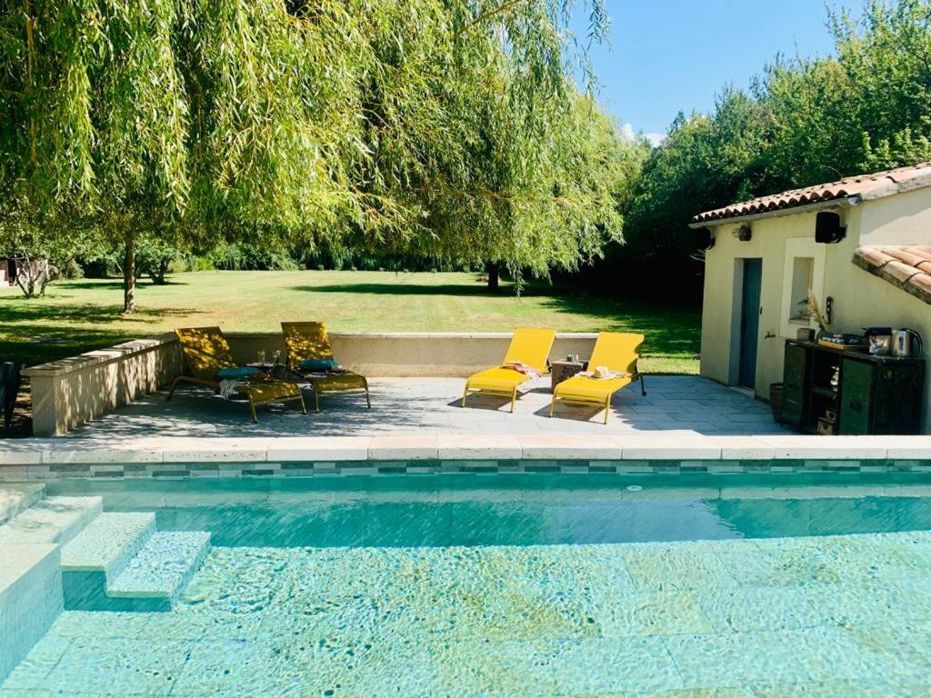 Mas Des Muses Bed & Breakfast L'Isle-sur-la-Sorgue Bagian luar foto